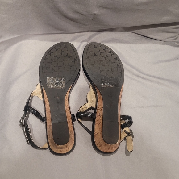 Montego Bay Black Wedge Sandals - Picture 4 of 4
